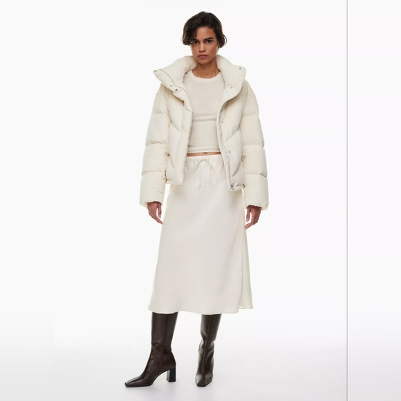 Aritzia Wilfred the cloud puff - Picture 7 of 14